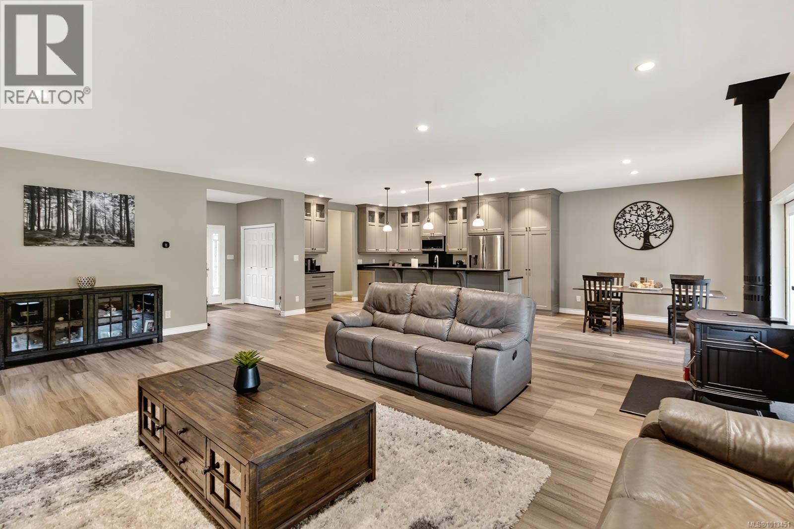5595 Maebelle Rd, Port Alberni