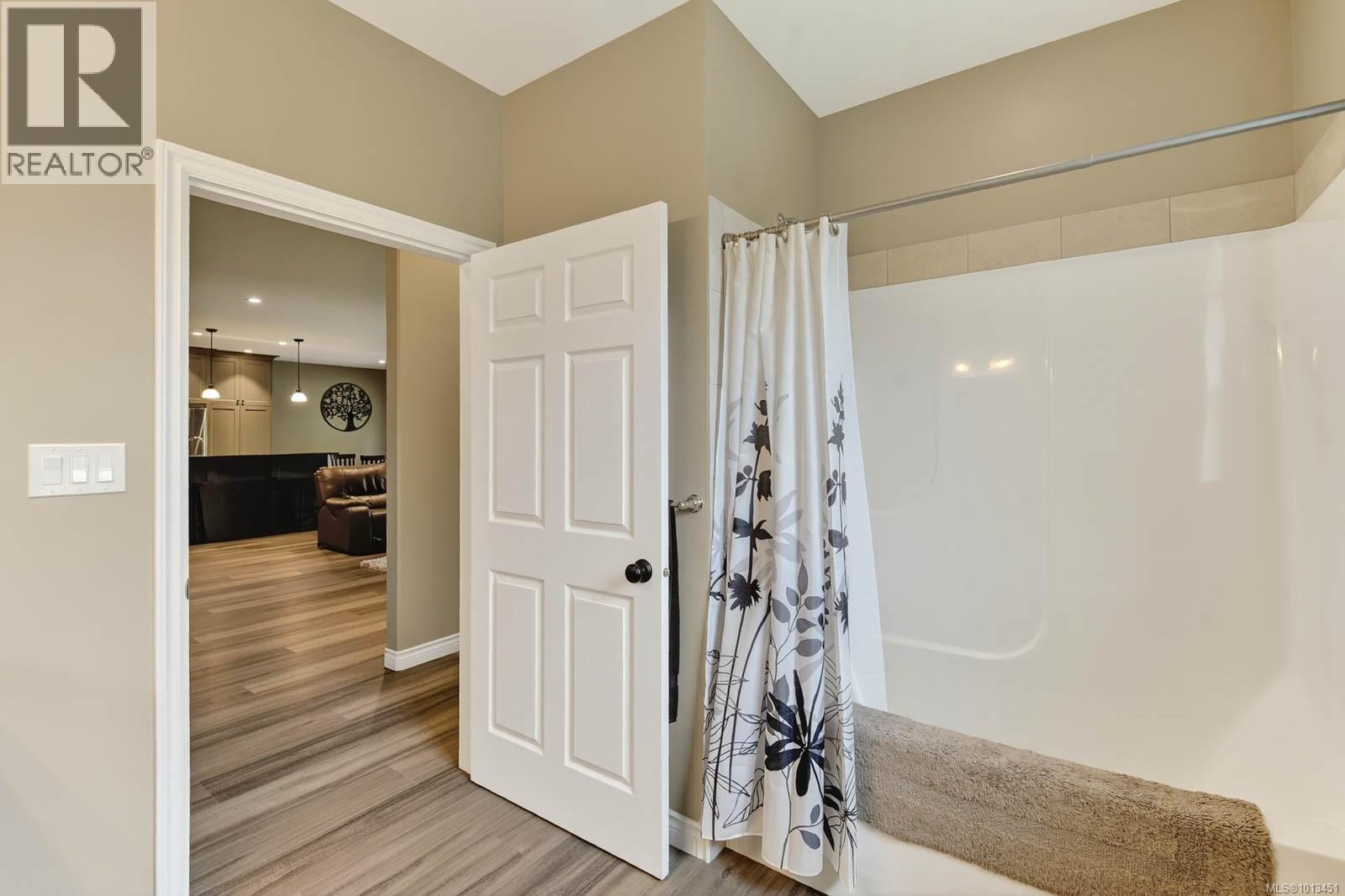 5595 Maebelle Rd, Port Alberni