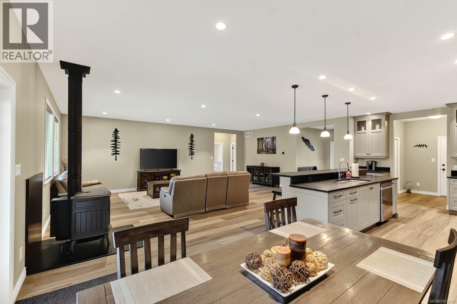 5595 Maebelle Rd, Port Alberni