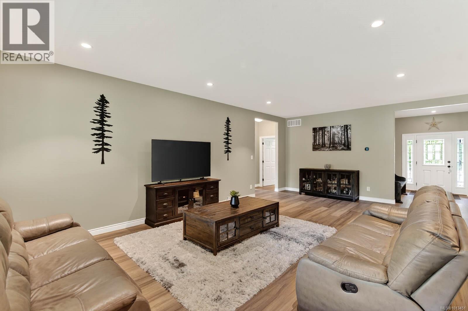 5595 Maebelle Rd, Port Alberni