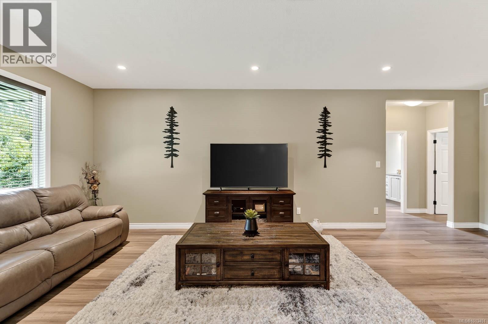 5595 Maebelle Rd, Port Alberni