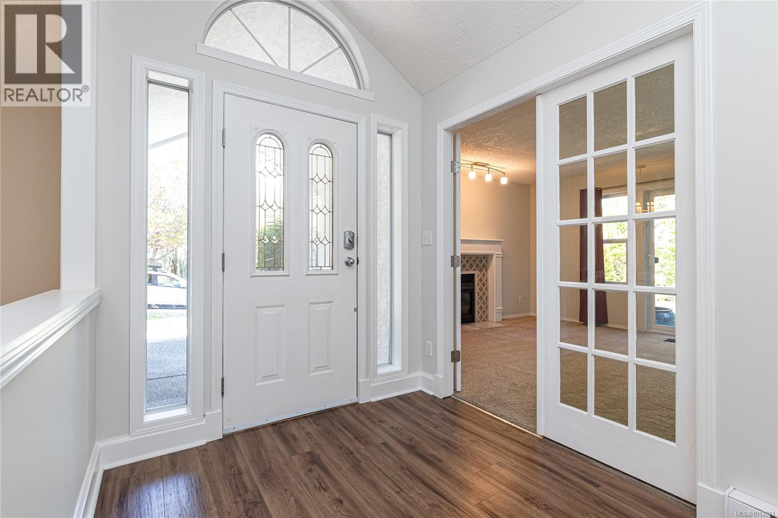 1096 Valewood Trail, Saanich