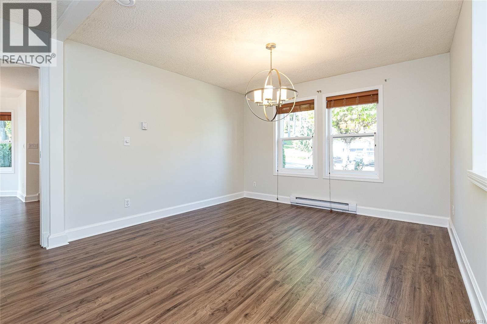 1096 Valewood Trail, Saanich