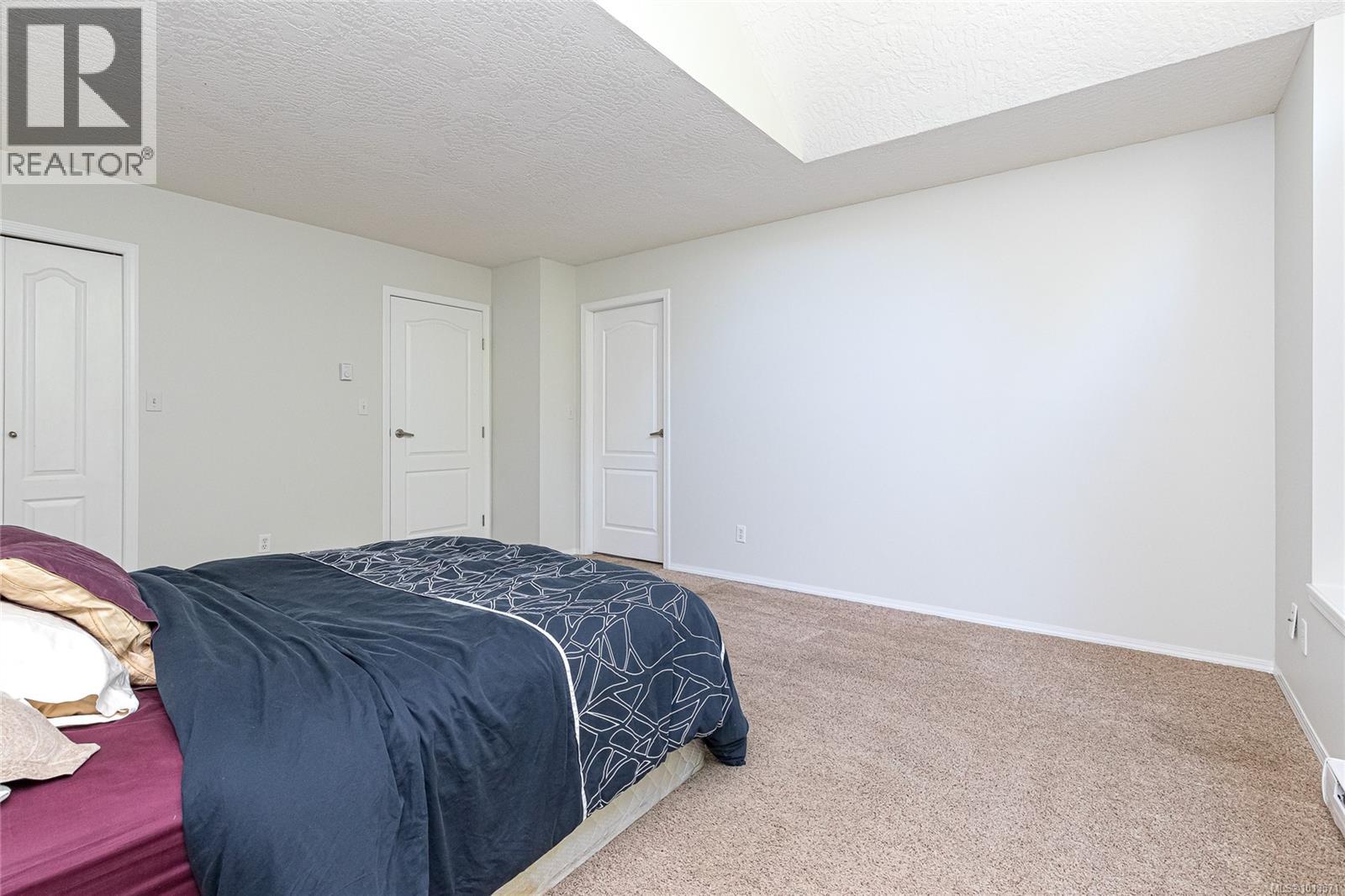 1096 Valewood Trail, Saanich