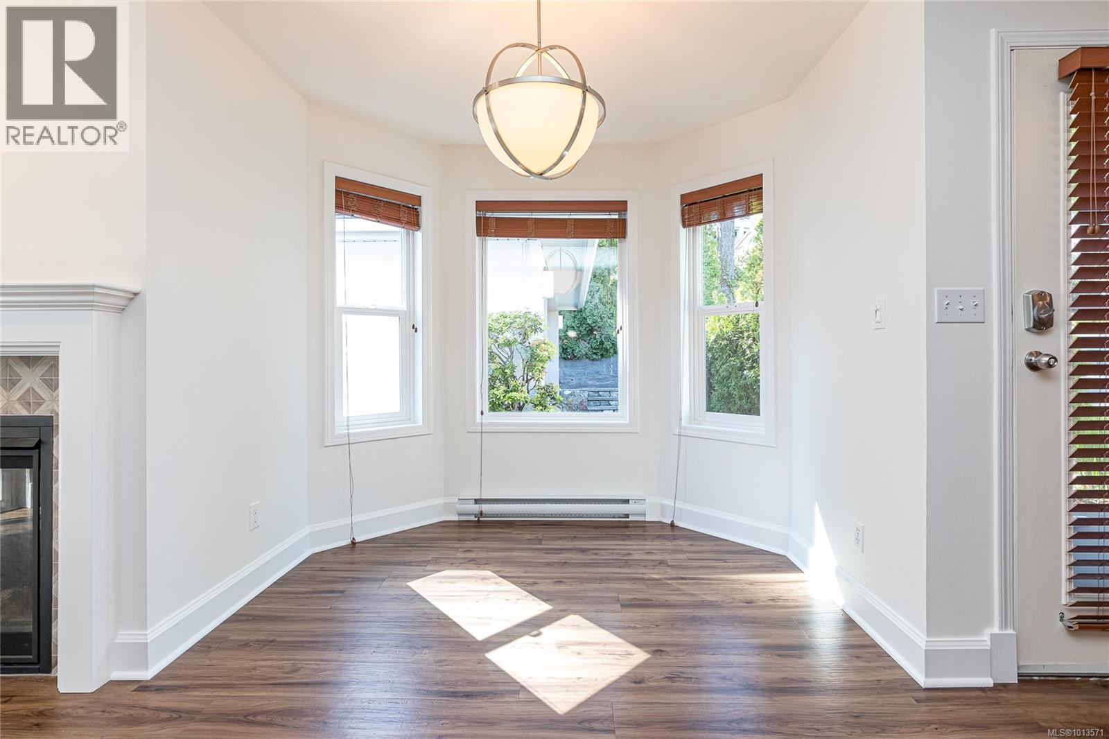1096 Valewood Trail, Saanich