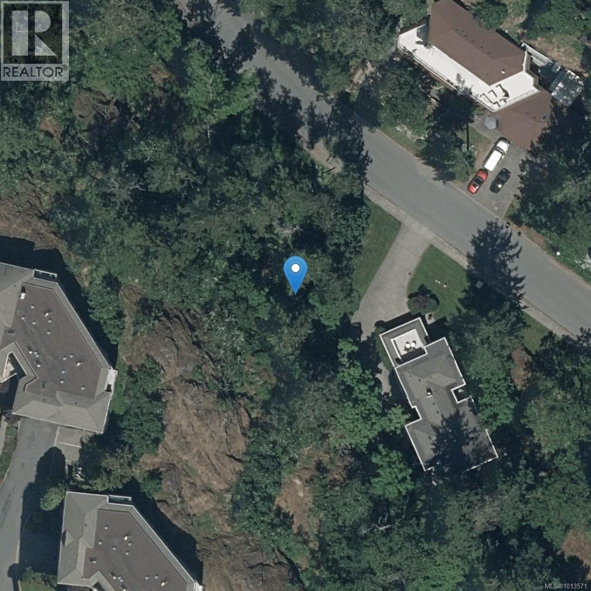 1096 Valewood Trail, Saanich