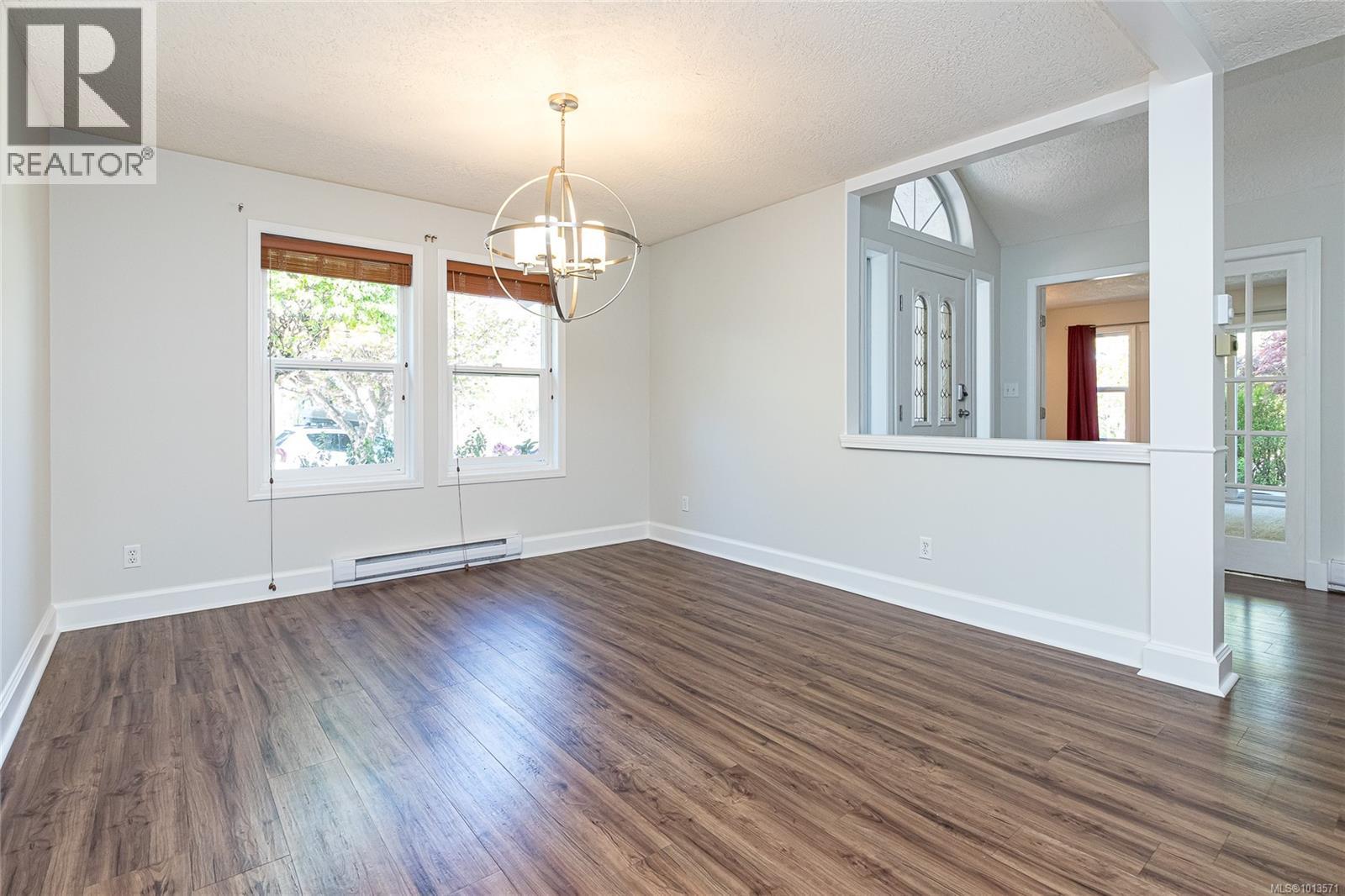 1096 Valewood Trail, Saanich