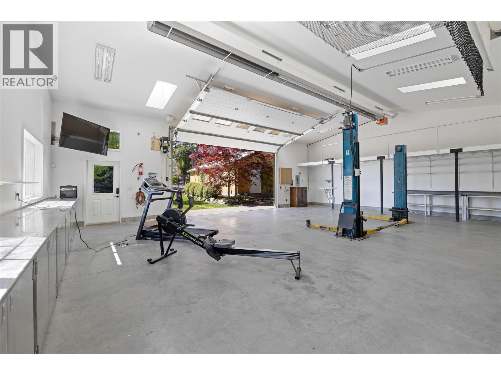  2430 Longhill Road, Kelowna
