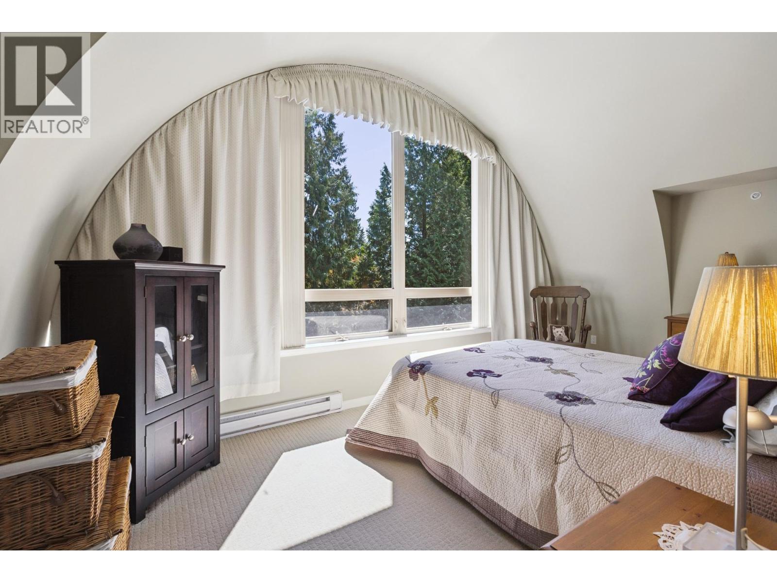303 3750 EDGEMONT BOULEVARD, North Vancouver