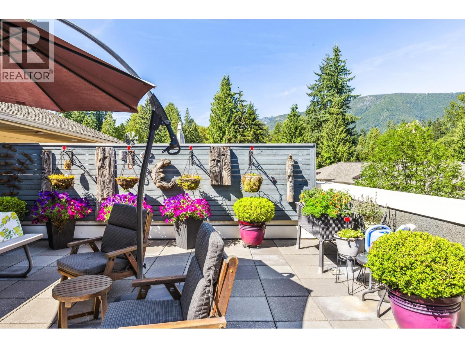 303 3750 EDGEMONT BOULEVARD, North Vancouver