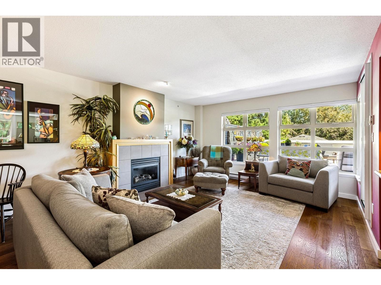 303 3750 EDGEMONT BOULEVARD, North Vancouver