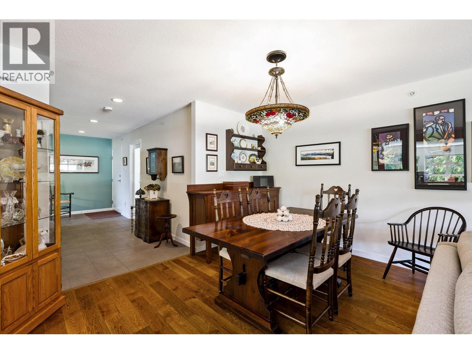 303 3750 EDGEMONT BOULEVARD, North Vancouver