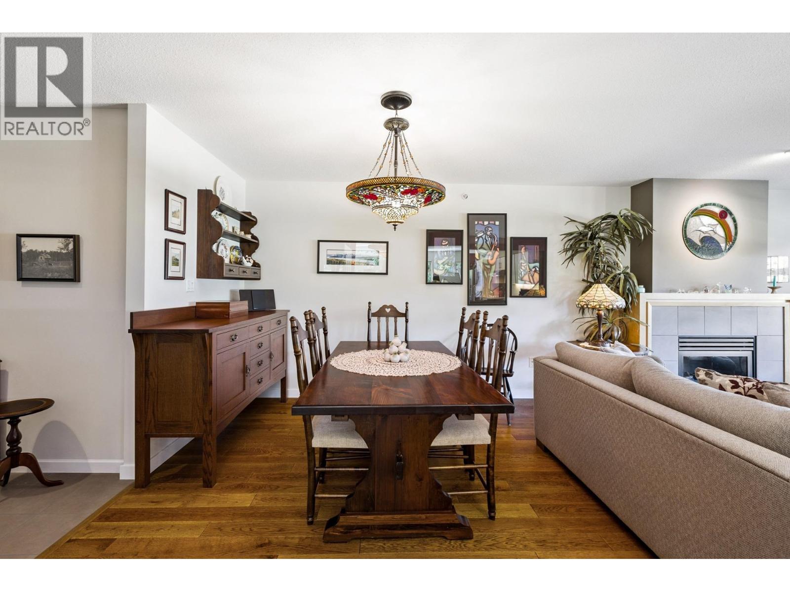 303 3750 EDGEMONT BOULEVARD, North Vancouver