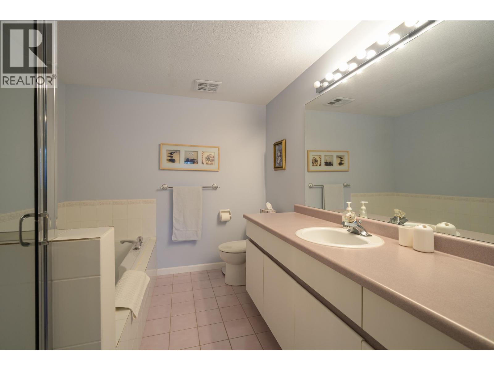 4814 GLENDALE Avenue, Ladner