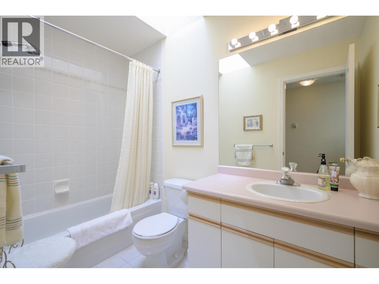 4814 GLENDALE Avenue, Ladner