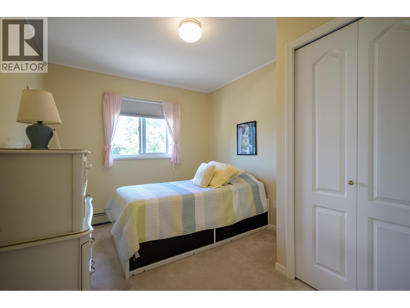 4814 GLENDALE Avenue, Ladner