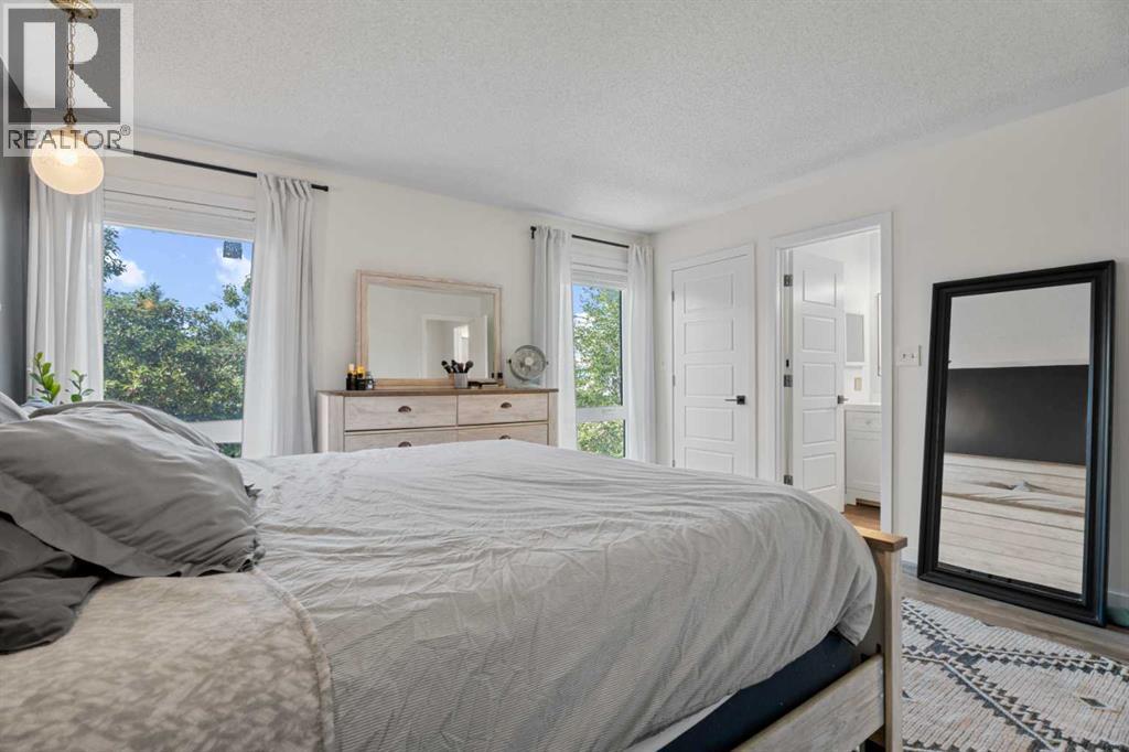 Single Family House 4 Level for Sale in  Shawnessy Drive SW Shawnessy Calgary 