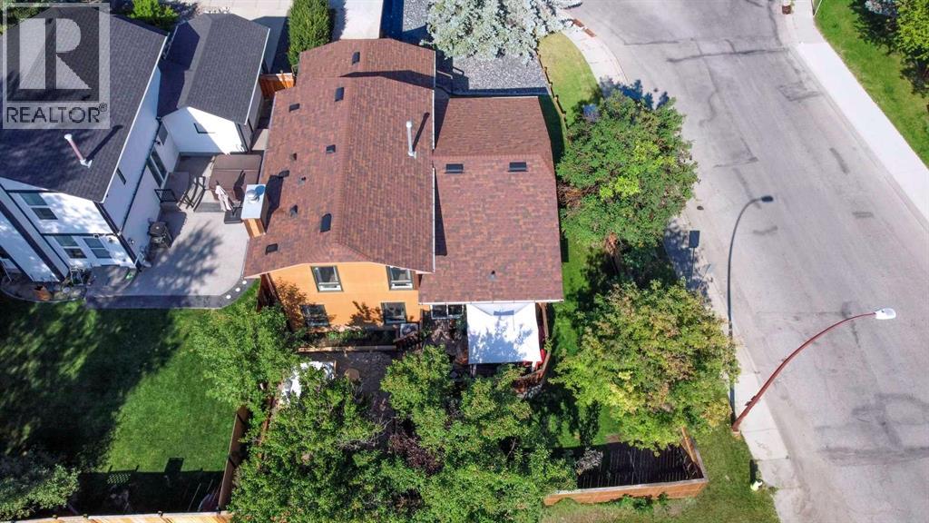 Single Family House 4 Level for Sale in  Shawnessy Drive SW Shawnessy Calgary 