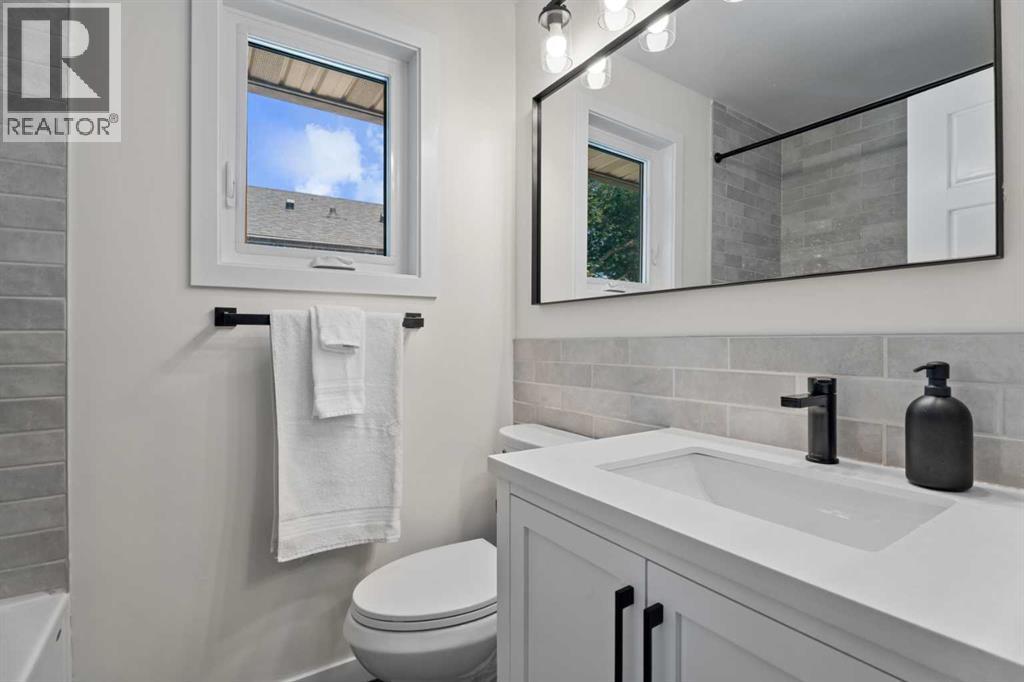 Single Family House 4 Level for Sale in  Shawnessy Drive SW Shawnessy Calgary 