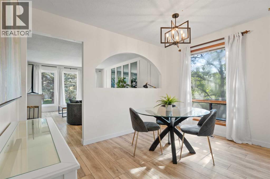 Single Family House 4 Level for Sale in  Shawnessy Drive SW Shawnessy Calgary 