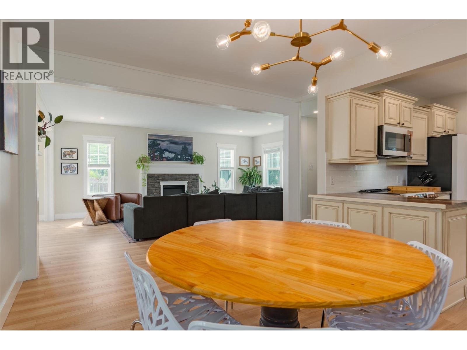 300 KOOTENAY Avenue, Trail