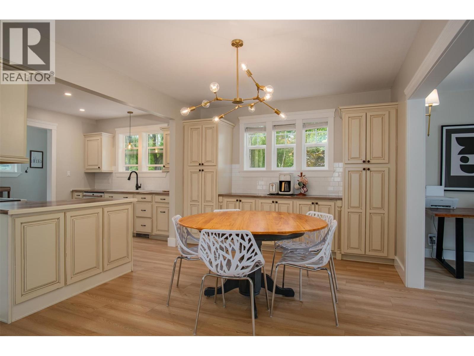 300 KOOTENAY Avenue, Trail