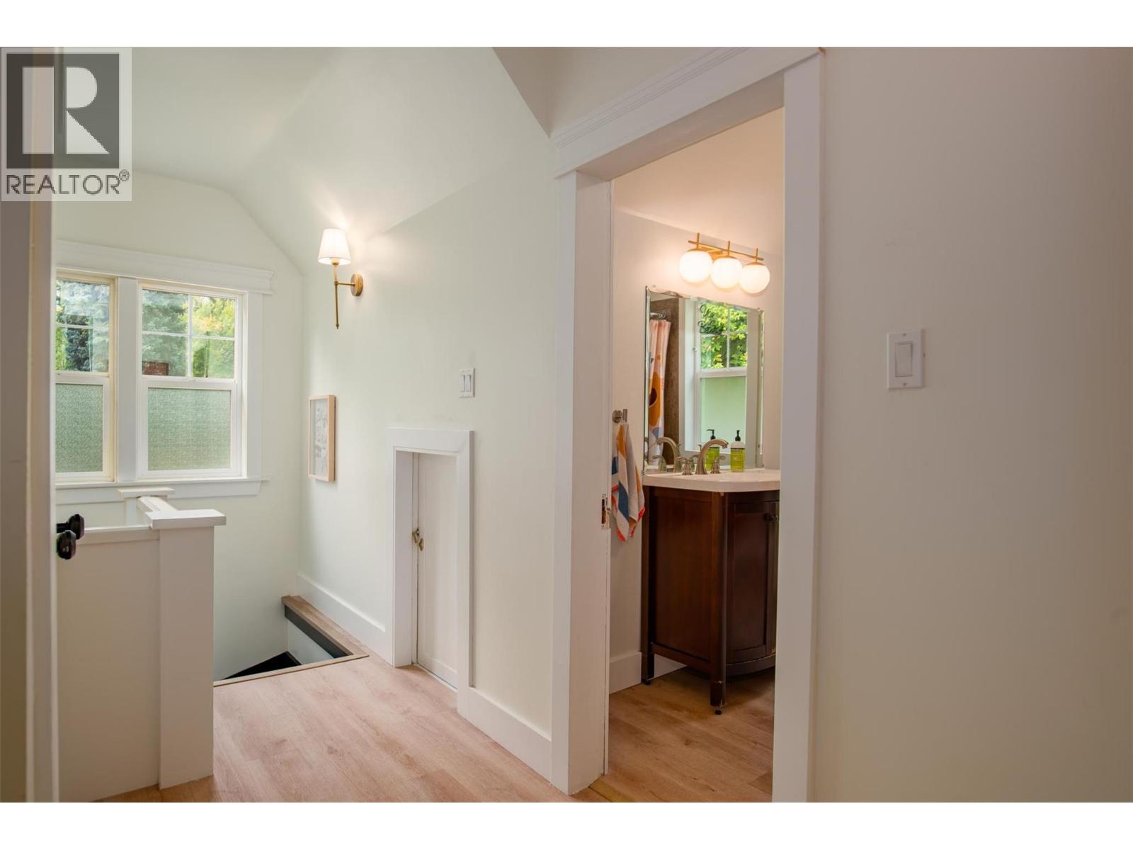 300 KOOTENAY Avenue, Trail