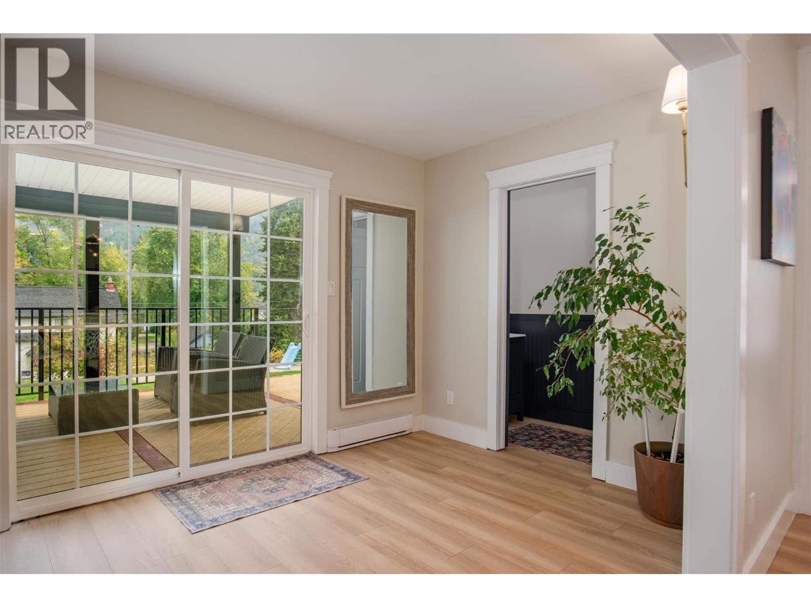 300 KOOTENAY Avenue, Trail
