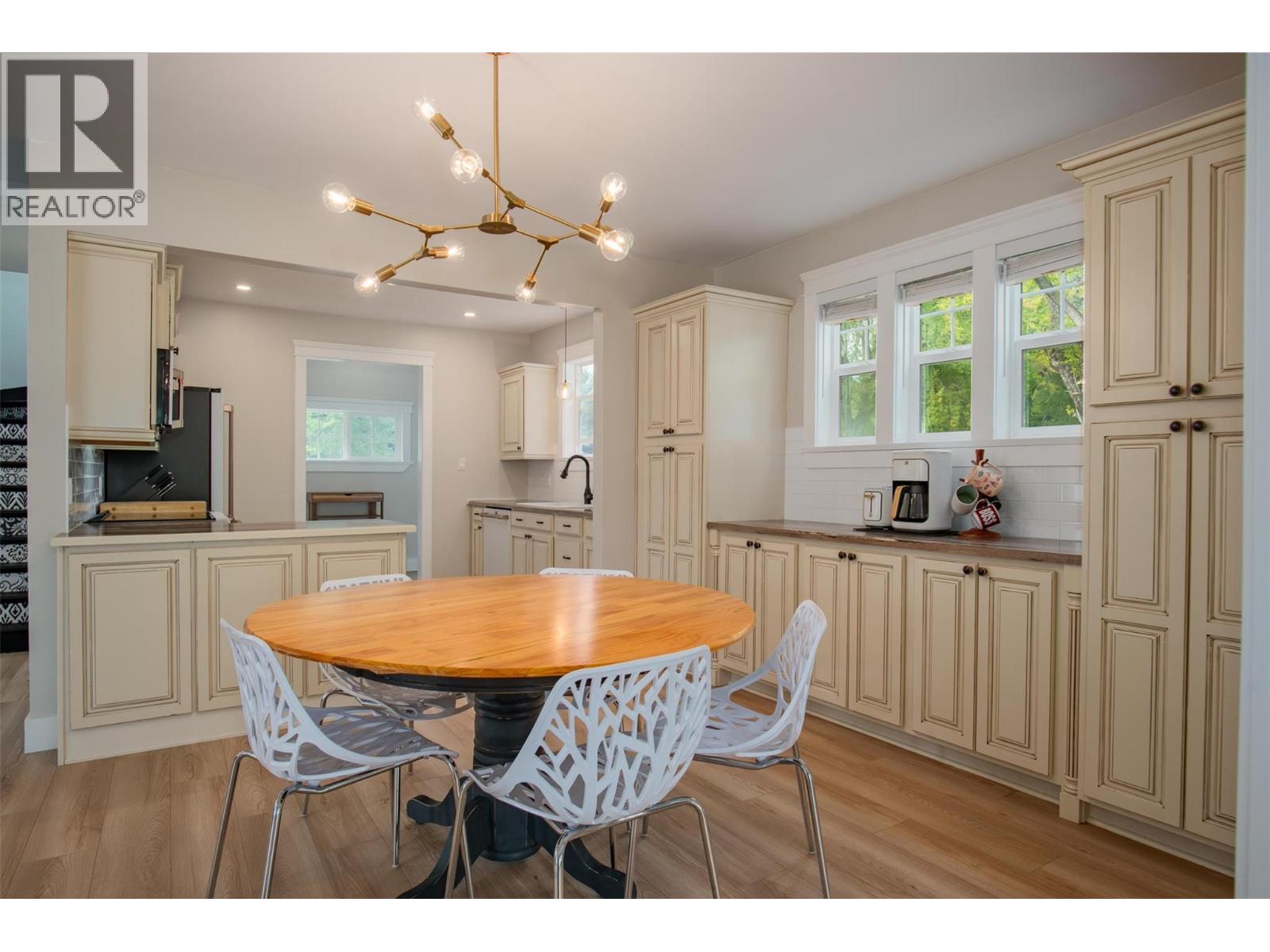 300 KOOTENAY Avenue, Trail