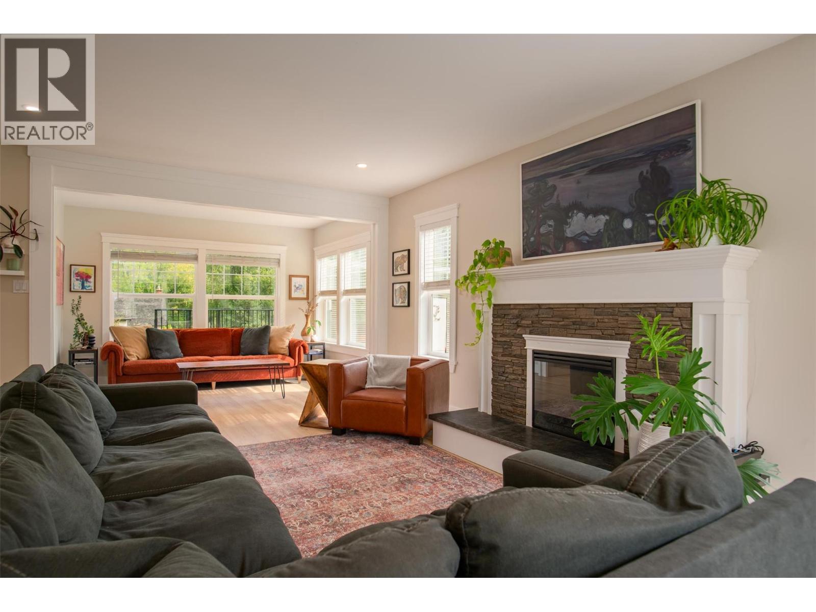 300 KOOTENAY Avenue, Trail