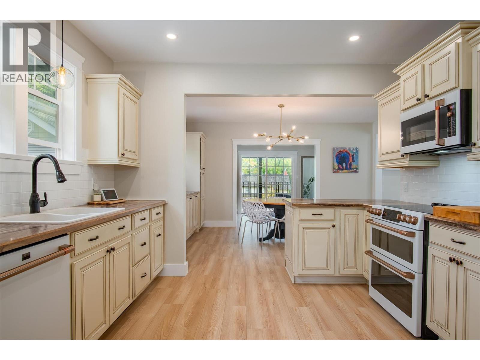 300 KOOTENAY Avenue, Trail