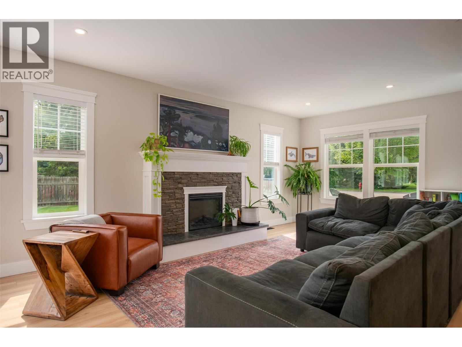300 KOOTENAY Avenue, Trail