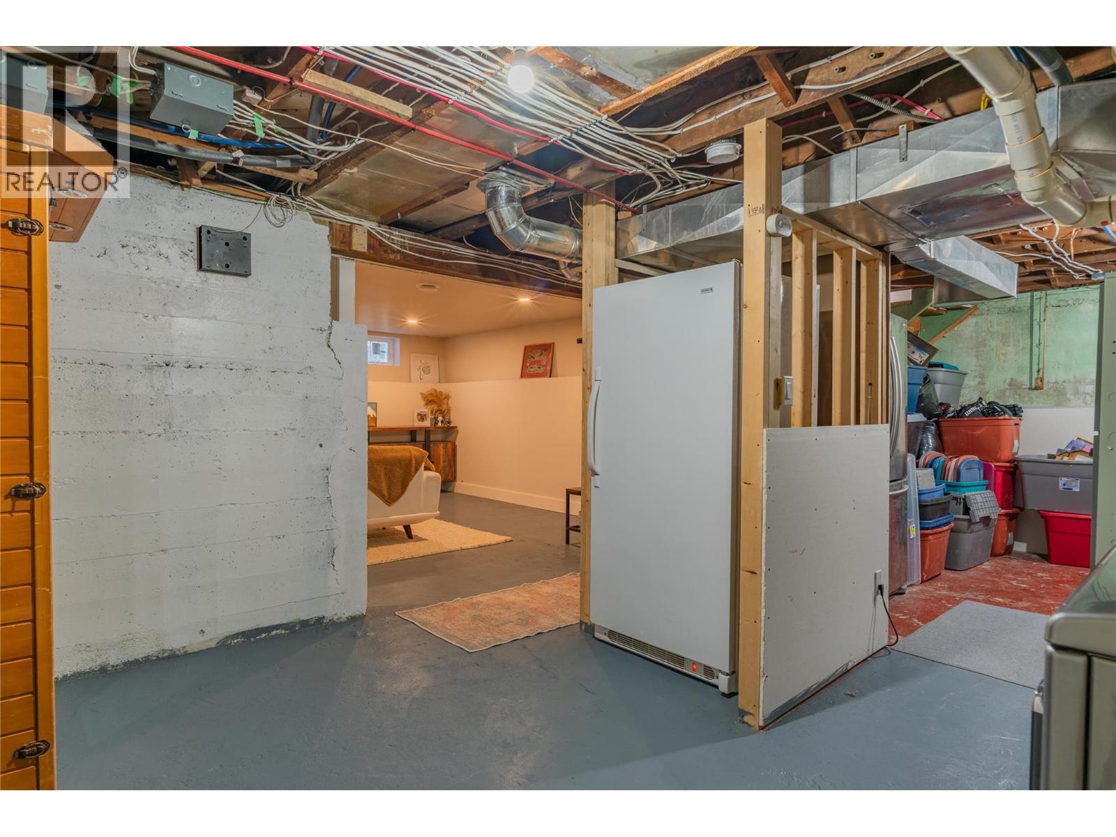 300 KOOTENAY Avenue, Trail