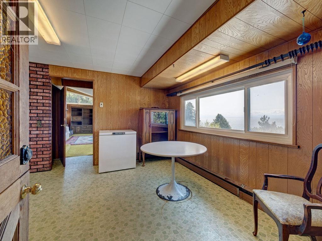 1708 OCEAN BEACH ESPLANADE, Gibsons