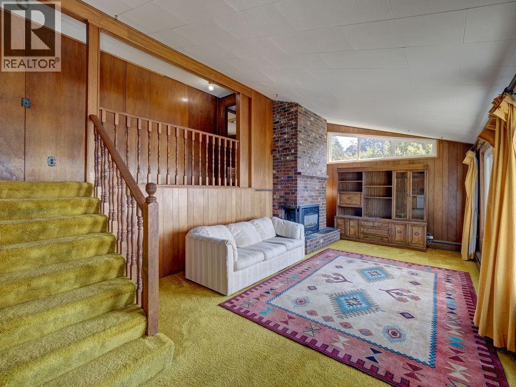 1708 OCEAN BEACH ESPLANADE, Gibsons