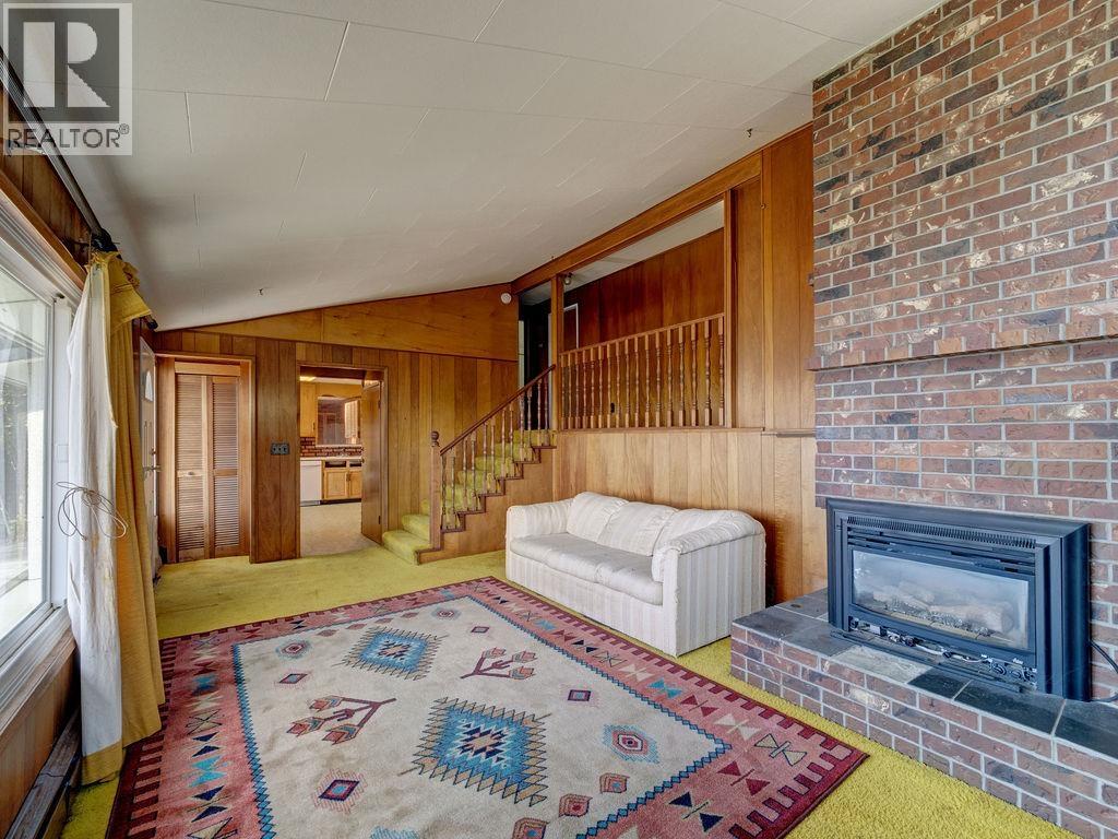 1708 OCEAN BEACH ESPLANADE, Gibsons