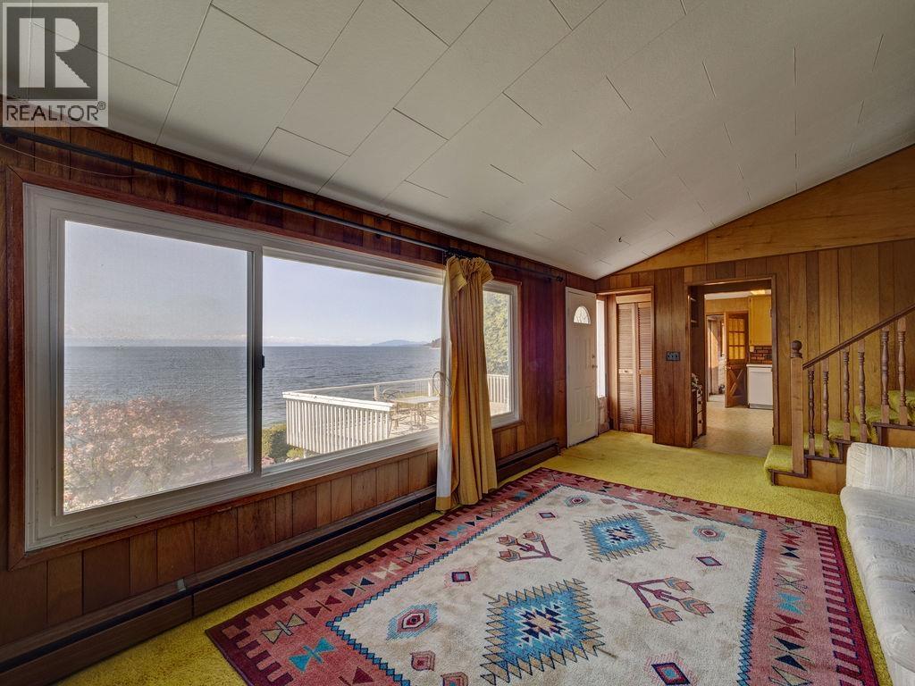 1708 OCEAN BEACH ESPLANADE, Gibsons