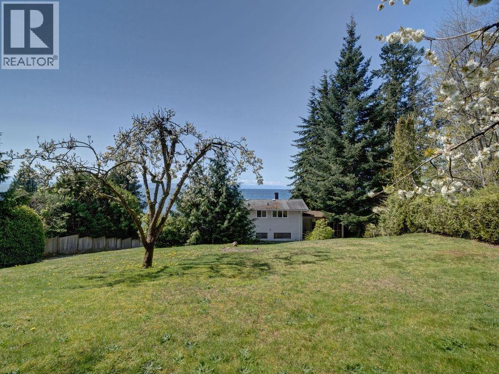 1708 OCEAN BEACH ESPLANADE, Gibsons