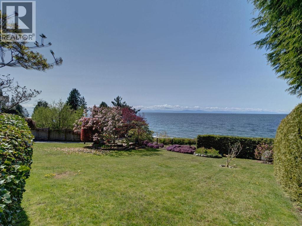 1708 OCEAN BEACH ESPLANADE, Gibsons