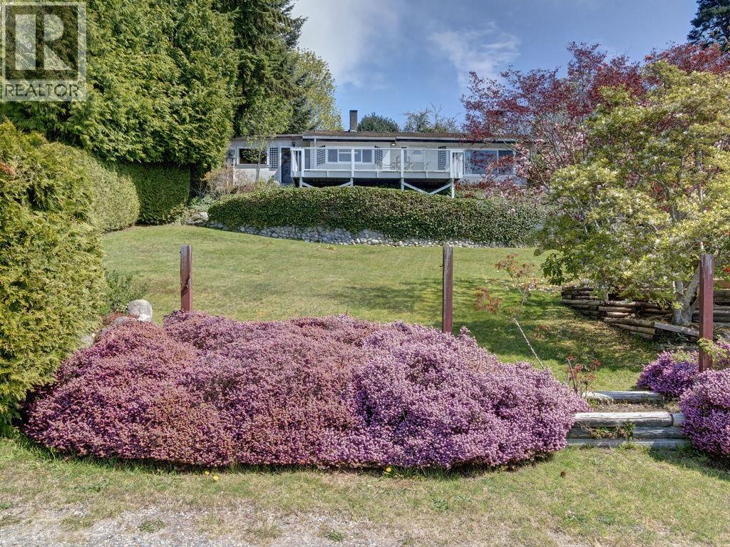 1708 OCEAN BEACH ESPLANADE, Gibsons