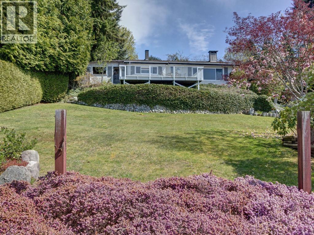 1708 OCEAN BEACH ESPLANADE, Gibsons