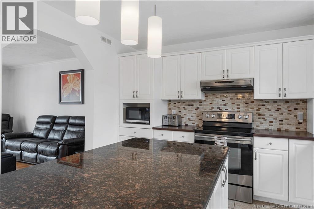 409 Gaspe Street - 21