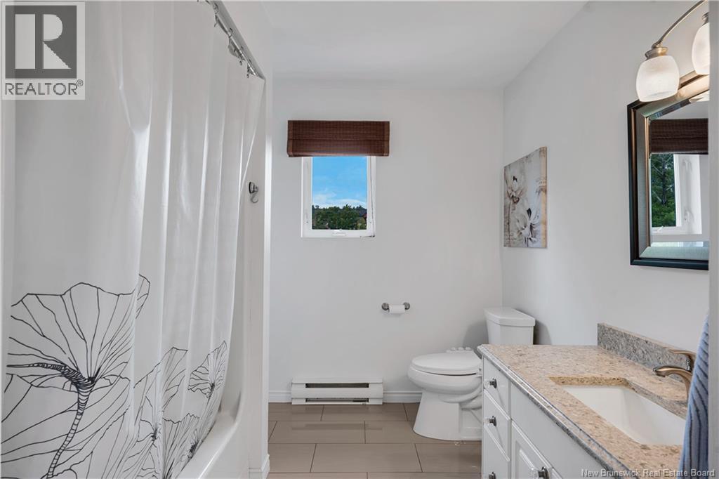 409 Gaspe Street - 35