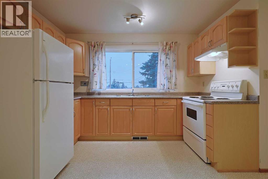 Single Family House for Sale in  Mckinnon Drive NE Mayland Heights Calgary 