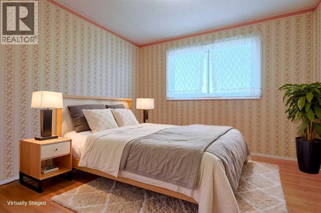 Single Family House for Sale in  Mckinnon Drive NE Mayland Heights Calgary 
