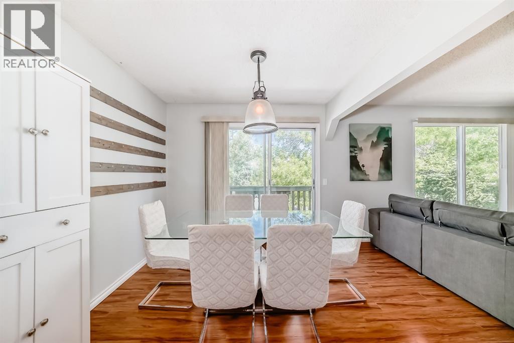 Single Family House Bi-level for Sale in  Berkley Close NW Beddington Heights Calgary 