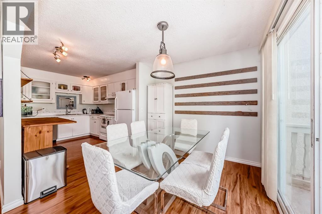 Single Family House Bi-level for Sale in  Berkley Close NW Beddington Heights Calgary 