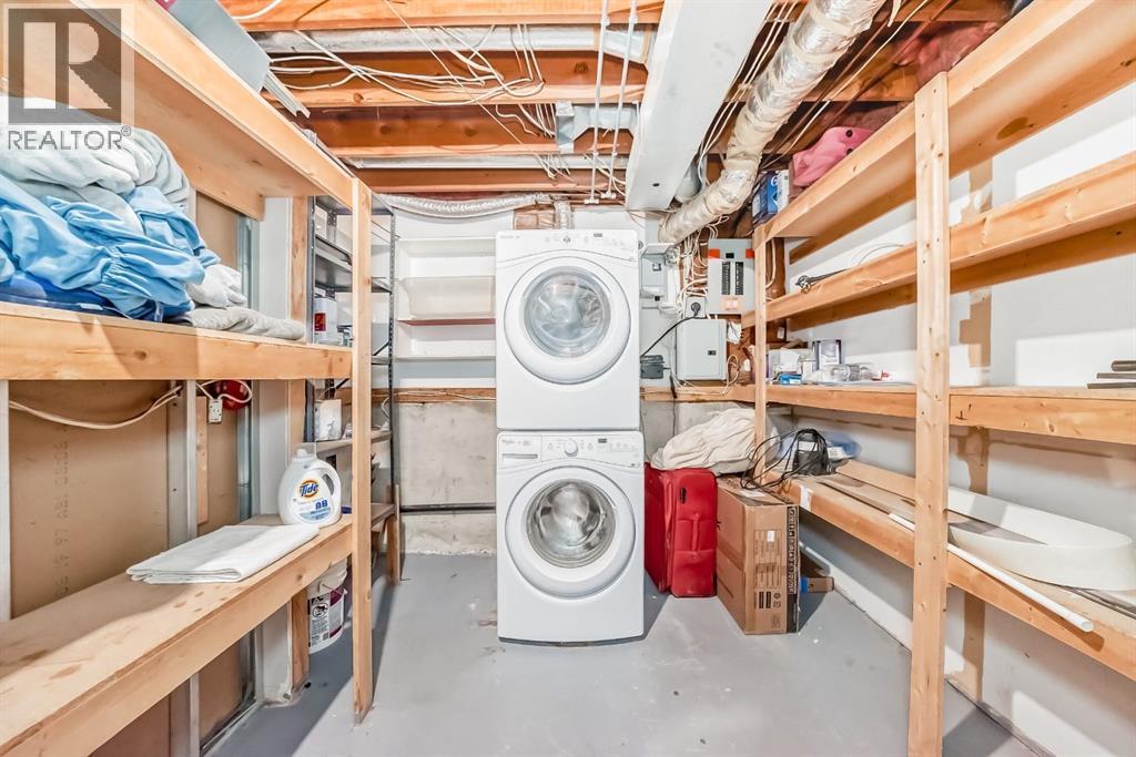 Single Family House Bi-level for Sale in  Berkley Close NW Beddington Heights Calgary 