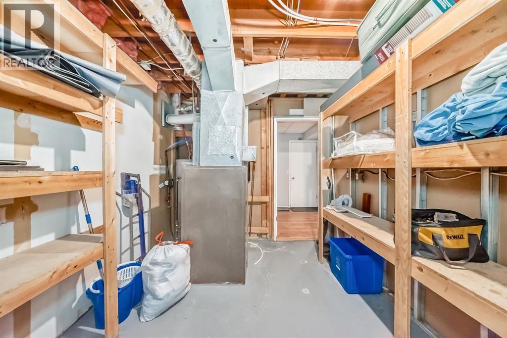 Single Family House Bi-level for Sale in  Berkley Close NW Beddington Heights Calgary 