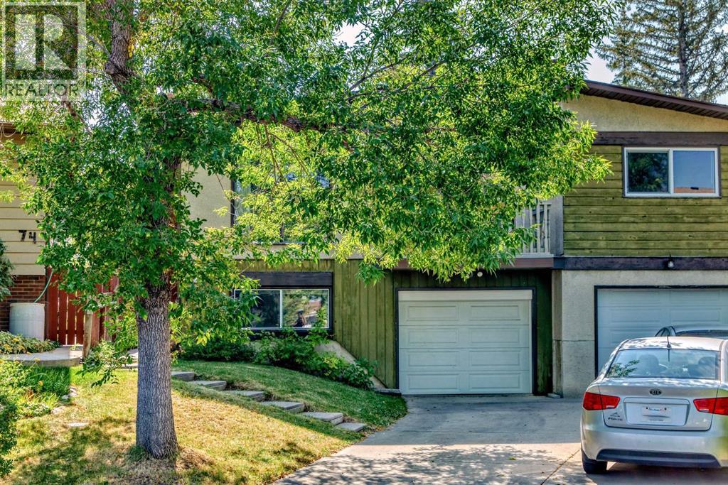 Single Family House Bi-level for Sale in  Berkley Close NW Beddington Heights Calgary 